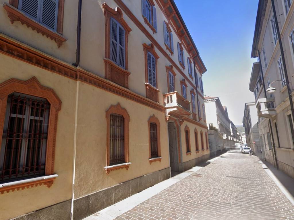 appartamento in affitto a Como in zona Piazza Volta