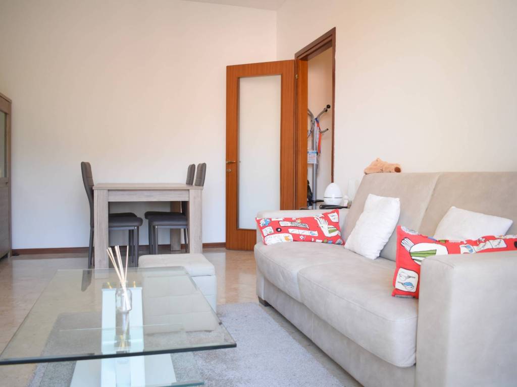 appartamento in affitto a Como in zona Tavernola