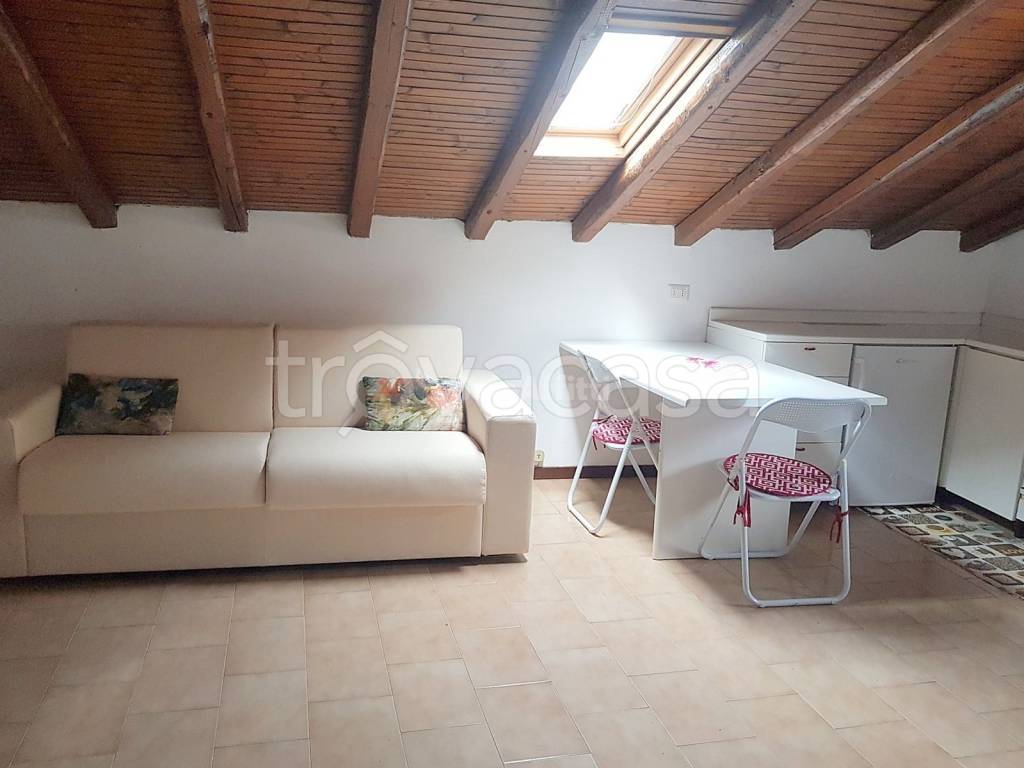 appartamento in affitto a Como in zona Valduce