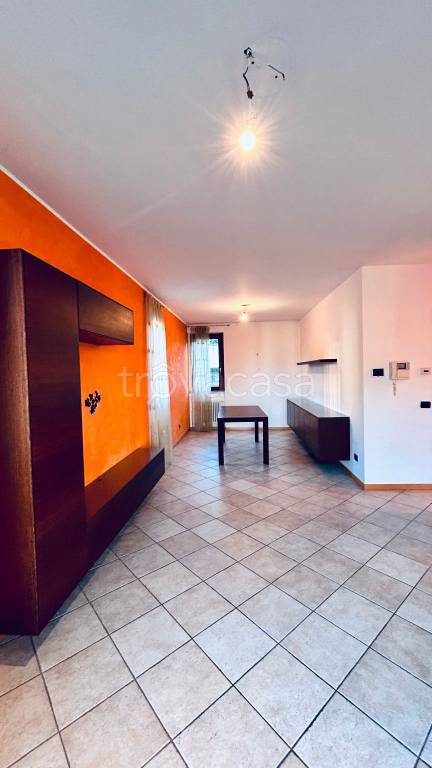 appartamento in affitto a Como in zona Camnago Volta
