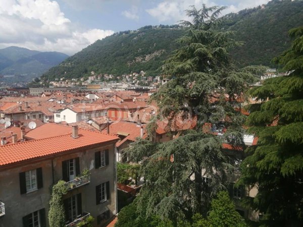 appartamento in affitto a Como in zona Piazza Volta