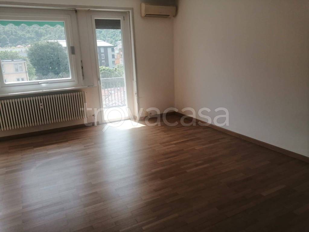 appartamento in affitto a Como in zona Piazza Volta