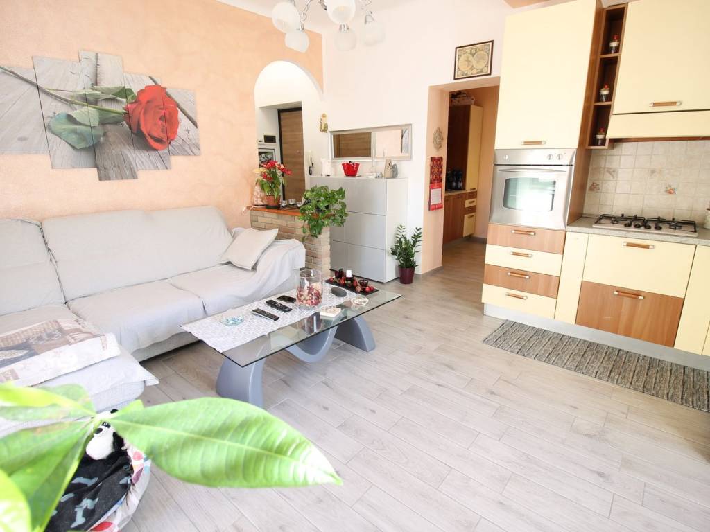 appartamento in affitto a Como in zona Tavernola