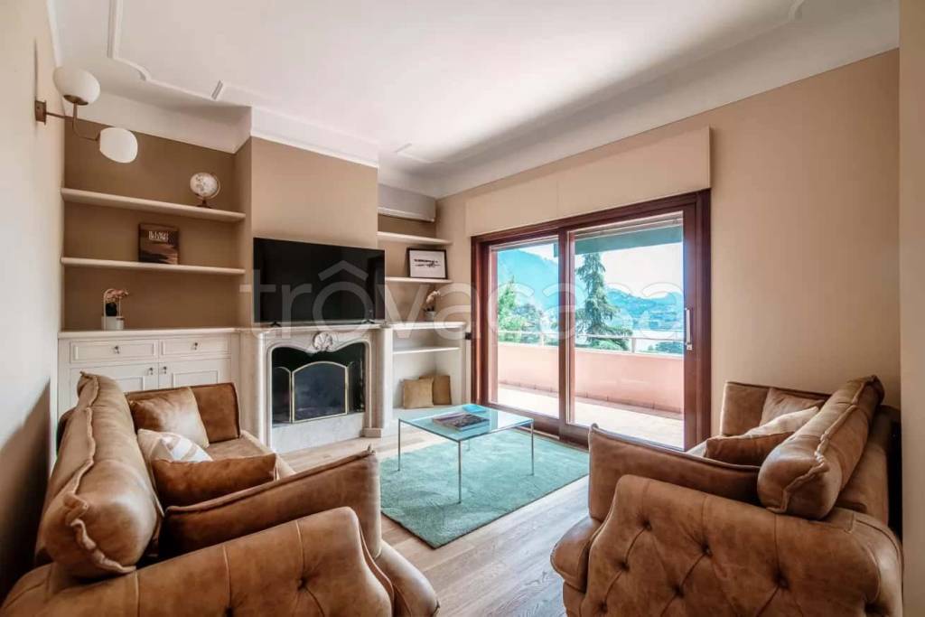 appartamento in affitto a Como in zona Villa Olmo
