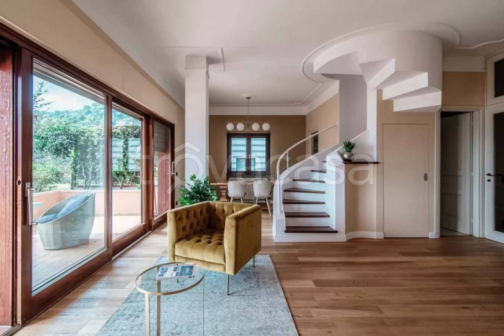 appartamento in affitto a Como in zona Villa Olmo
