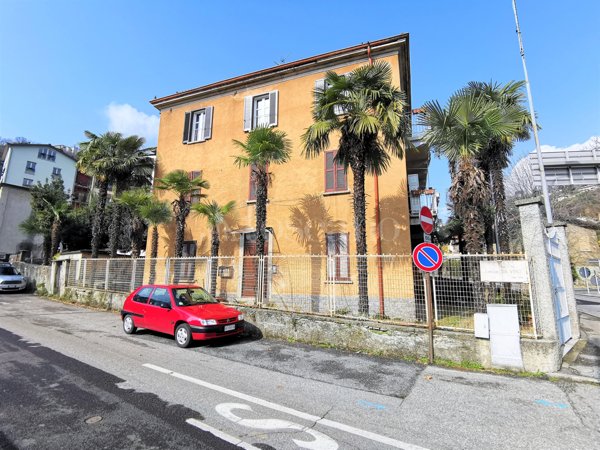 casa indipendente in affitto a Como in zona Villa Olmo