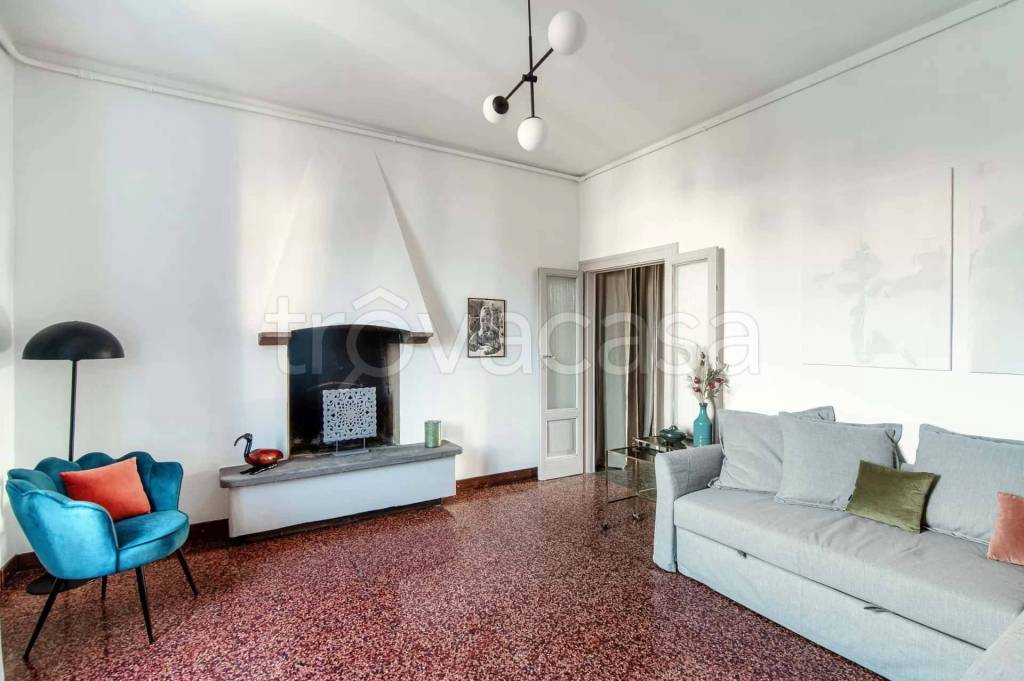 appartamento in affitto a Como in zona Borghi