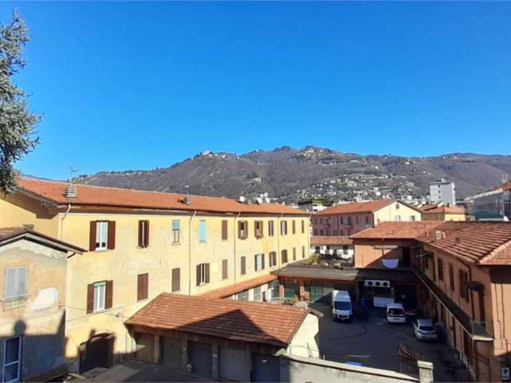 appartamento in affitto a Como in zona Borghi