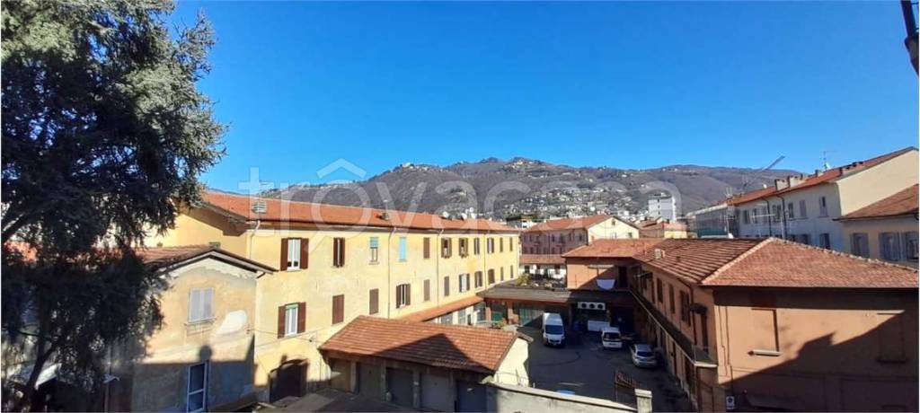 appartamento in affitto a Como in zona Borghi