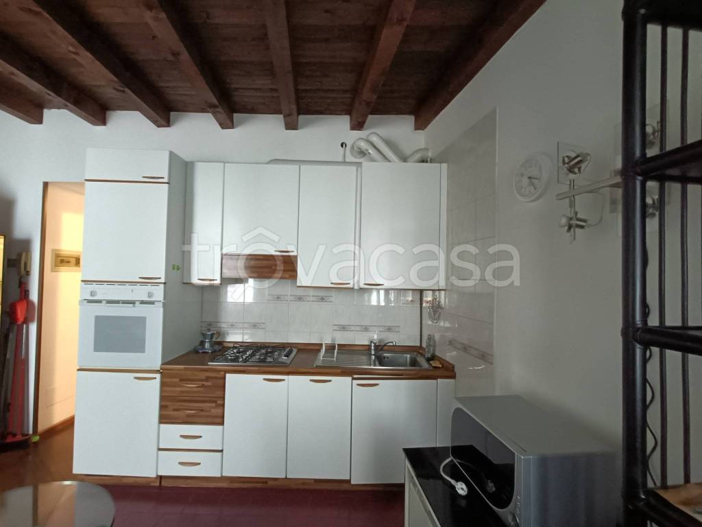 appartamento in affitto a Como in zona Como Centro