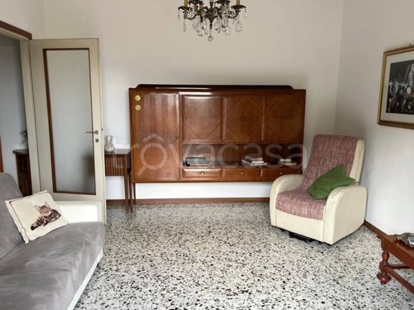 appartamento in affitto a Como in zona Villa Olmo