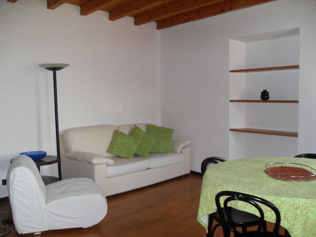 appartamento in affitto a Como in zona Muggiò