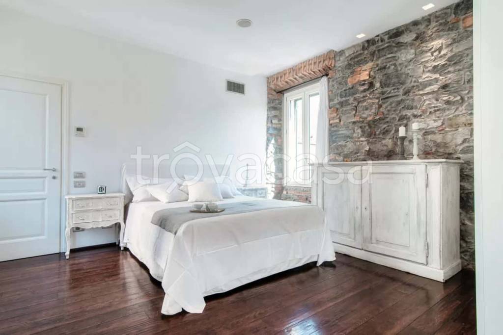 appartamento in affitto a Como in zona Borghi