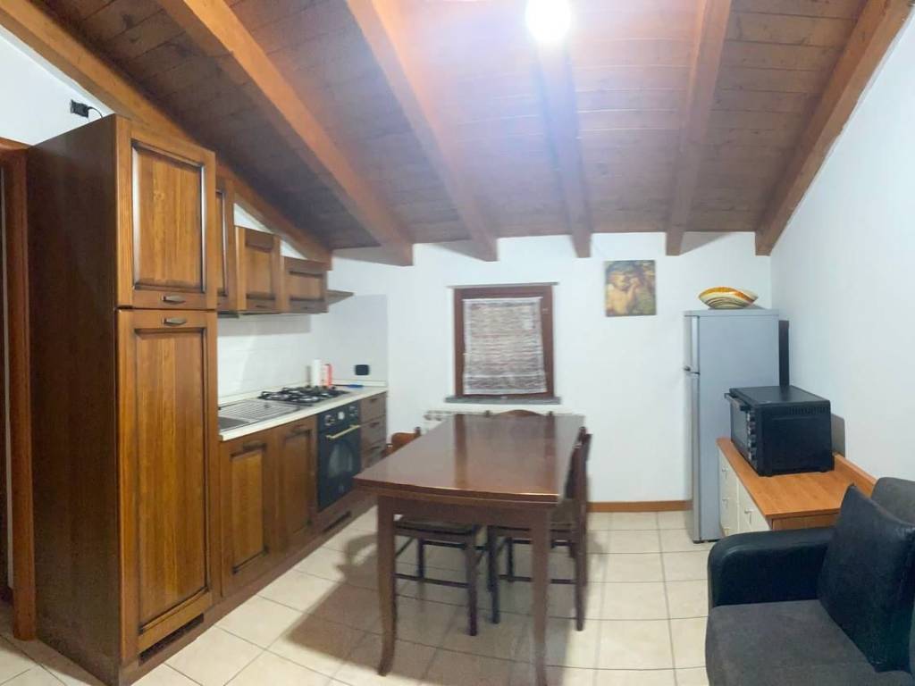 appartamento in affitto a Como in zona Breccia