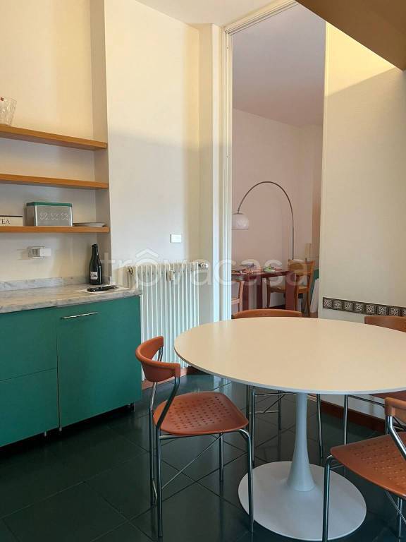 appartamento in affitto a Como in zona Albate