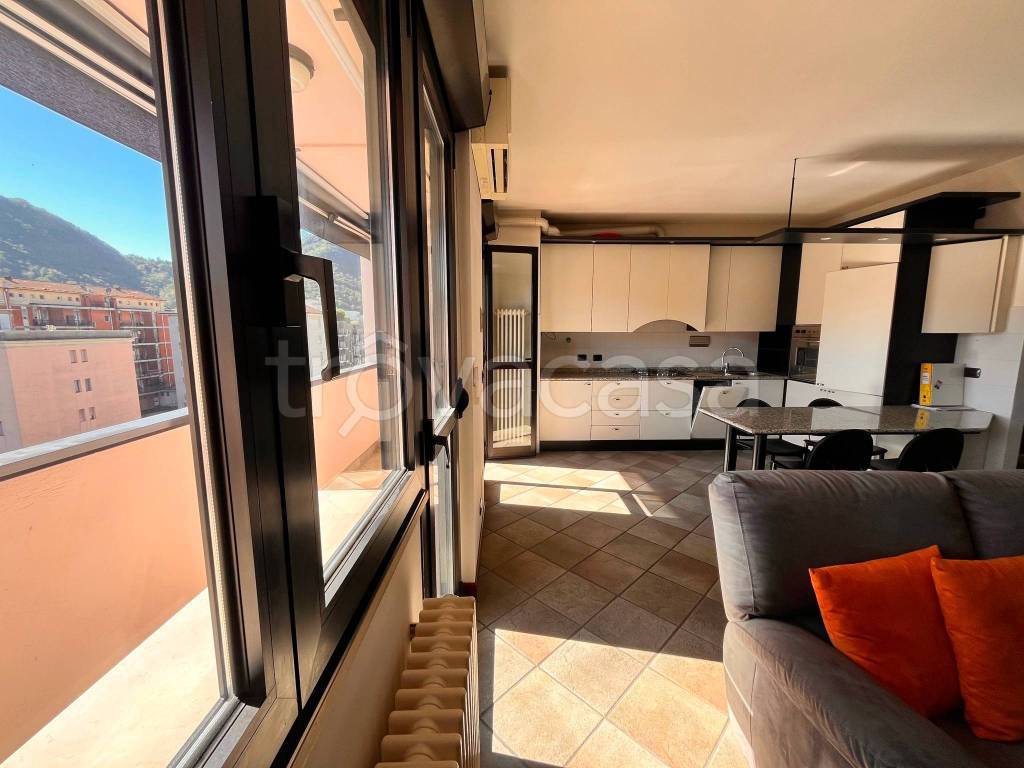 appartamento in affitto a Como in zona Borghi