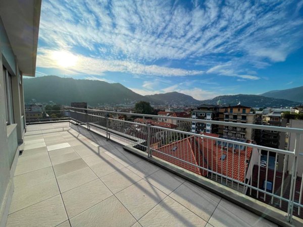 appartamento in affitto a Como in zona Borghi