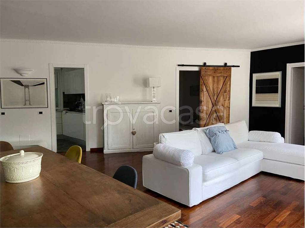 appartamento in affitto a Como in zona Borghi