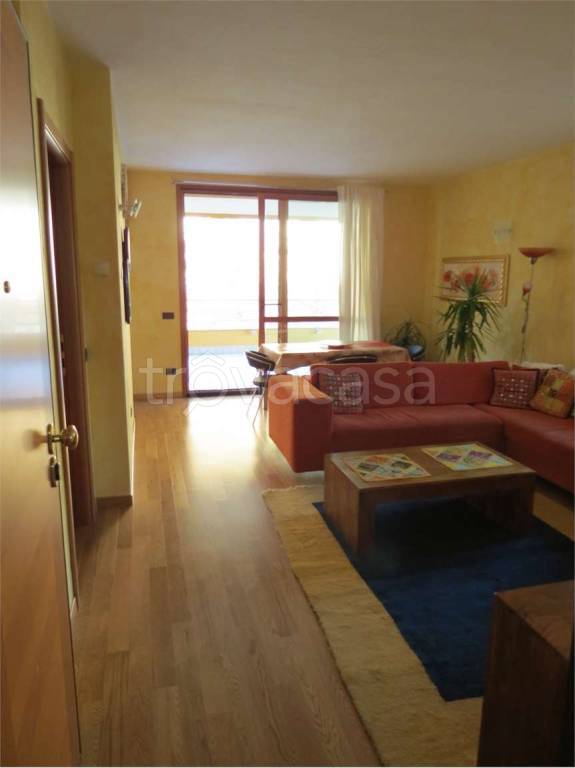 appartamento in affitto a Como in zona Garzola