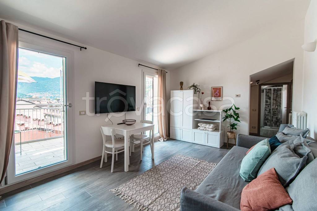 appartamento in affitto a Como in zona Como Centro