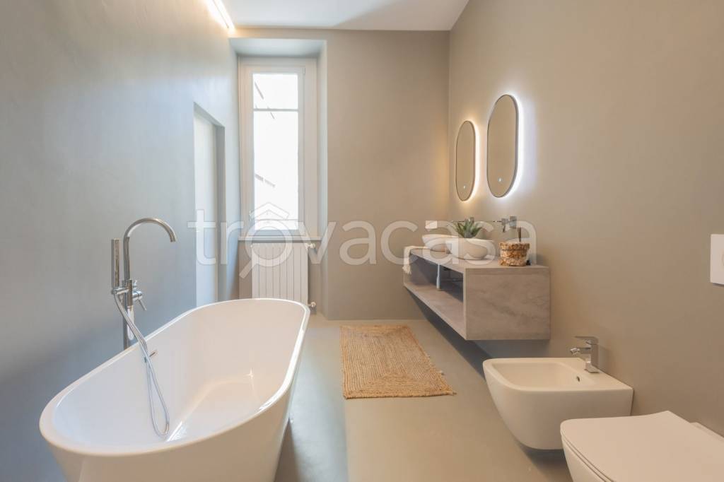 appartamento in affitto a Como in zona Valduce