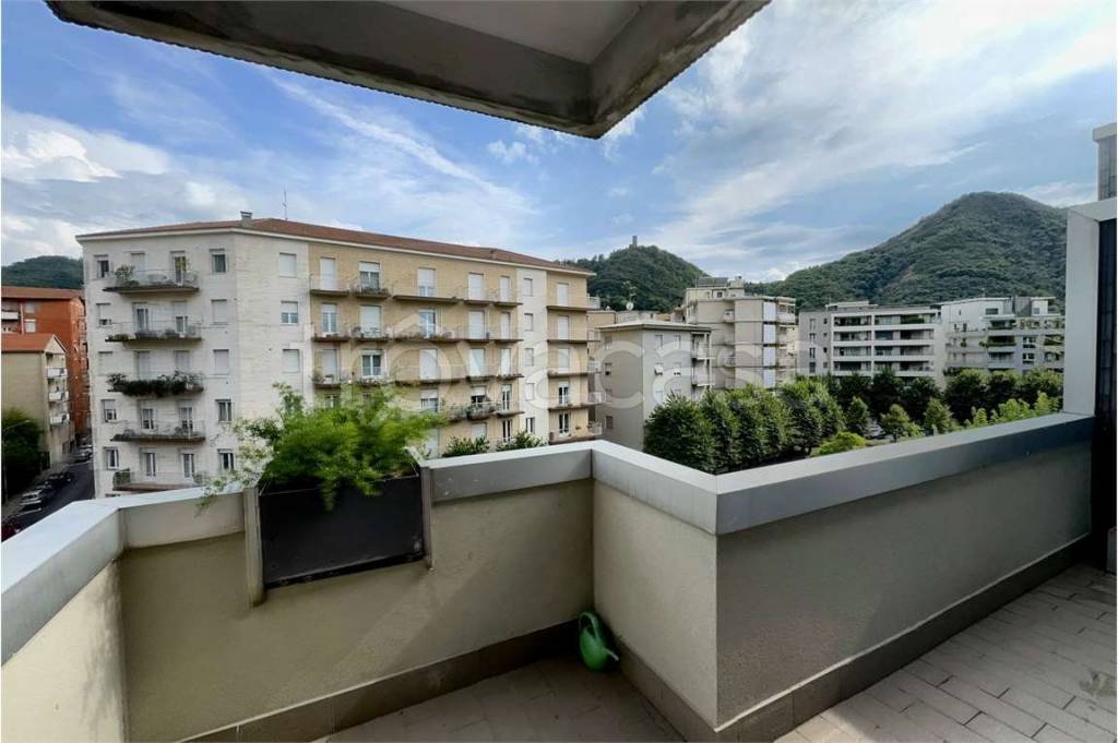 appartamento in affitto a Como in zona Borghi