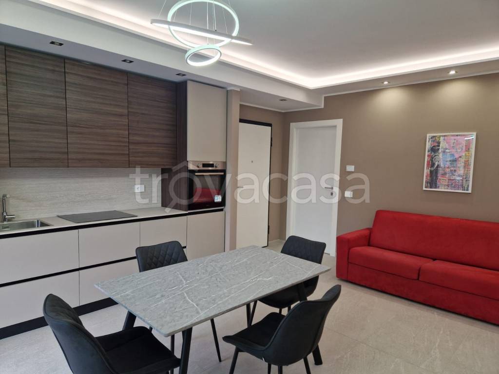 appartamento in affitto a Como in zona Tavernola