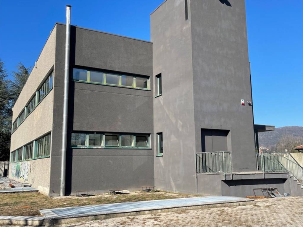 negozio in affitto a Como in zona Prestino