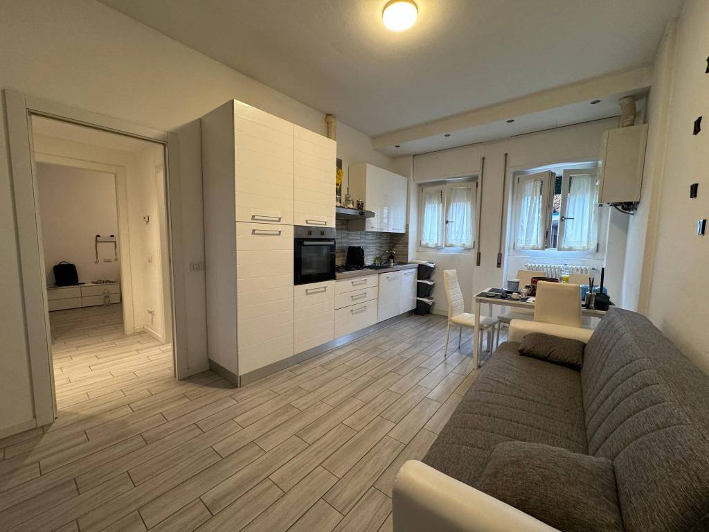 appartamento in affitto a Como in zona Albate