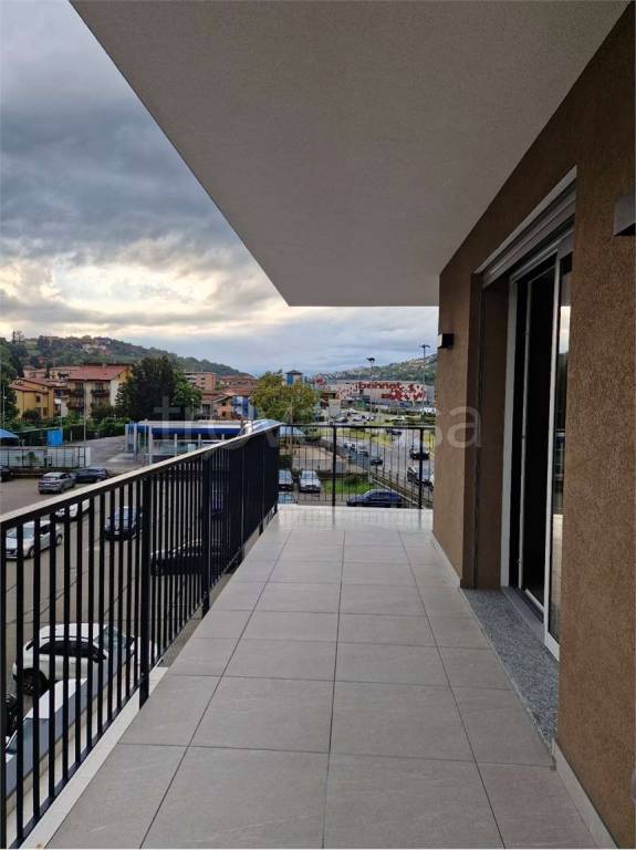 appartamento in affitto a Como in zona Tavernola