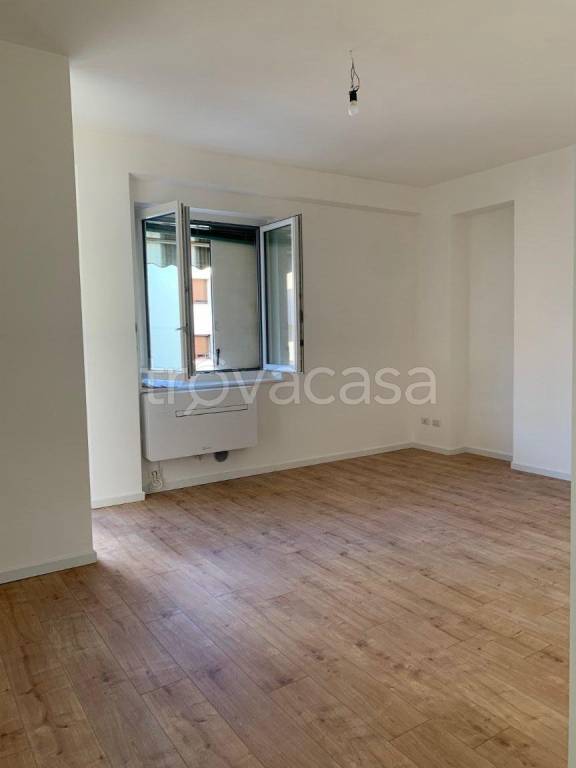 appartamento in affitto a Como in zona Breccia