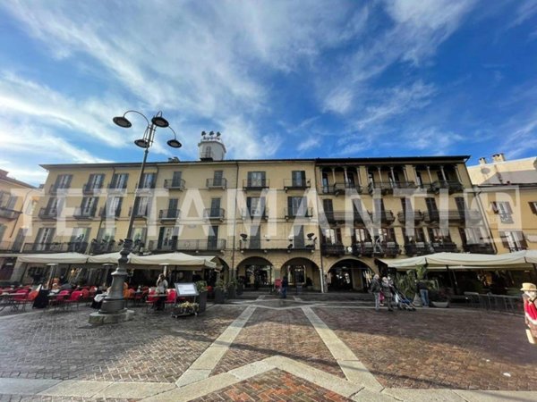 negozio in affitto a Como in zona Como Centro
