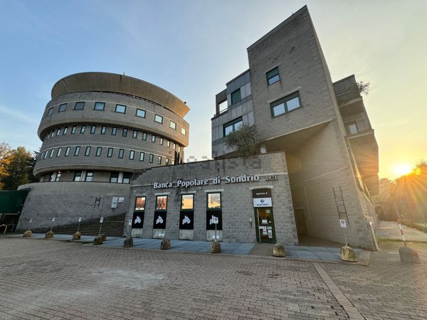 ufficio in affitto a Como in zona Lora