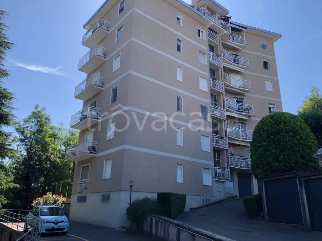 appartamento in affitto a Como in zona Lora