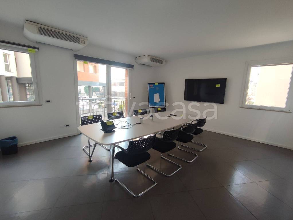 ufficio in affitto a Como in zona Camerlata