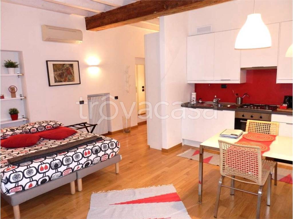 appartamento in affitto a Como in zona Como Centro