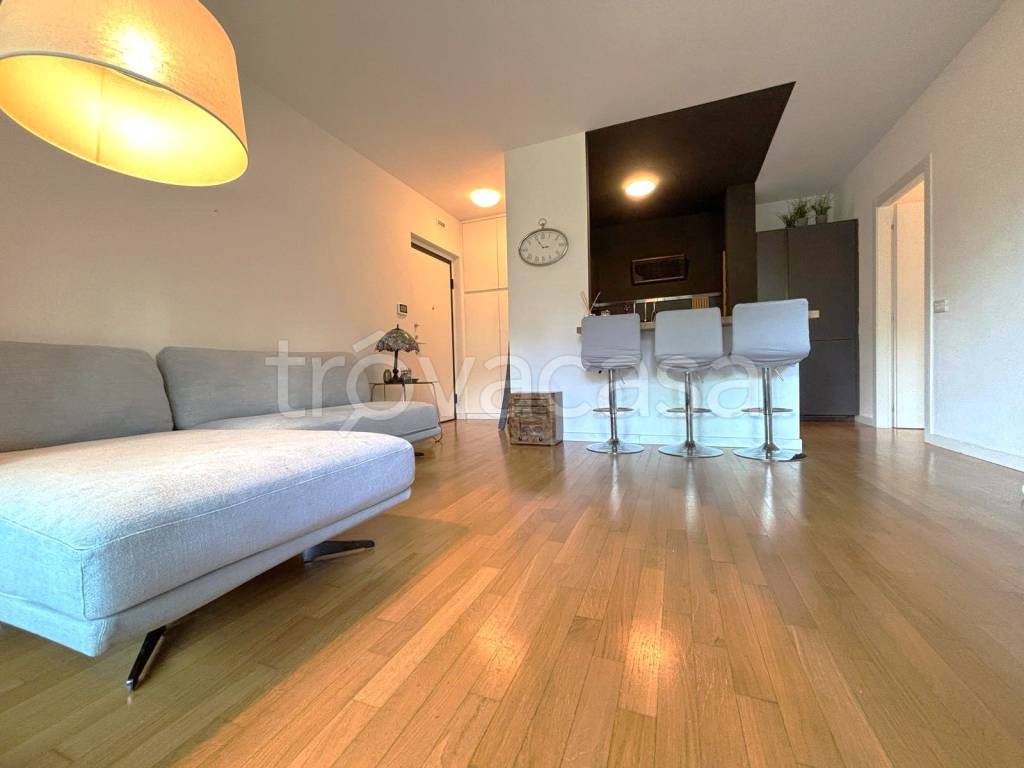 appartamento in affitto a Como in zona Tavernola