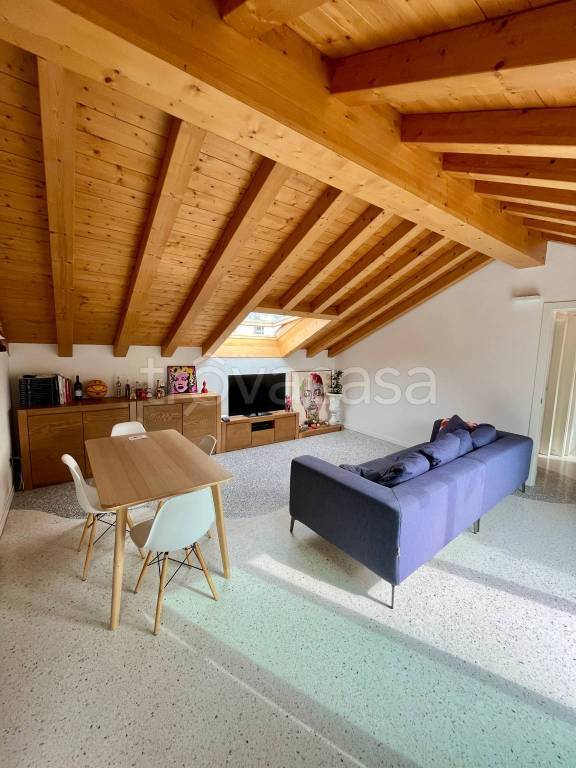 appartamento in affitto a Como in zona Valduce