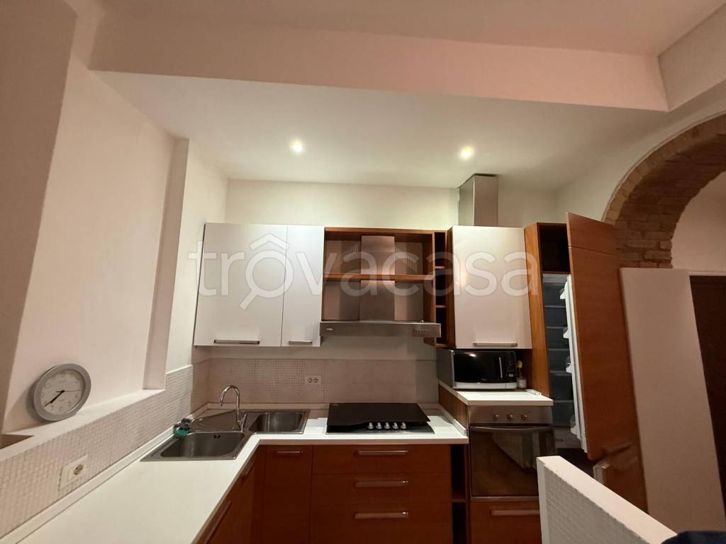 appartamento in affitto a Como in zona Borghi