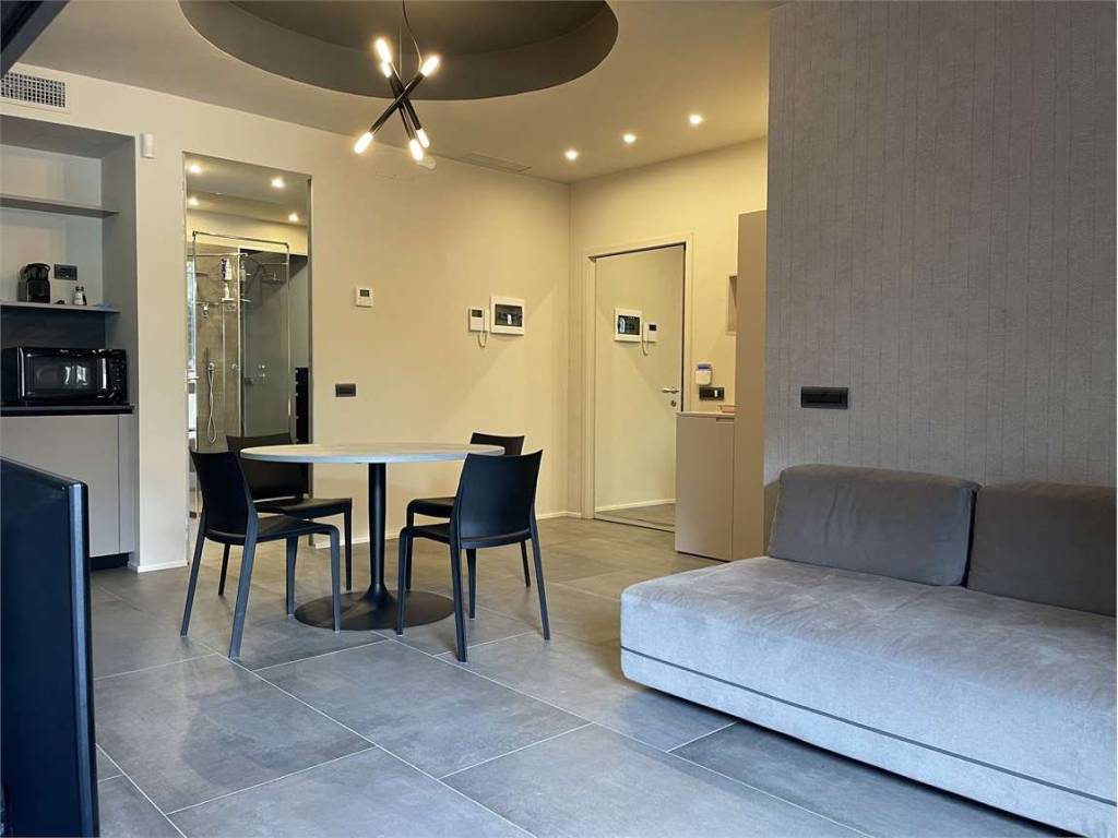 appartamento in affitto a Como in zona Piazza Volta