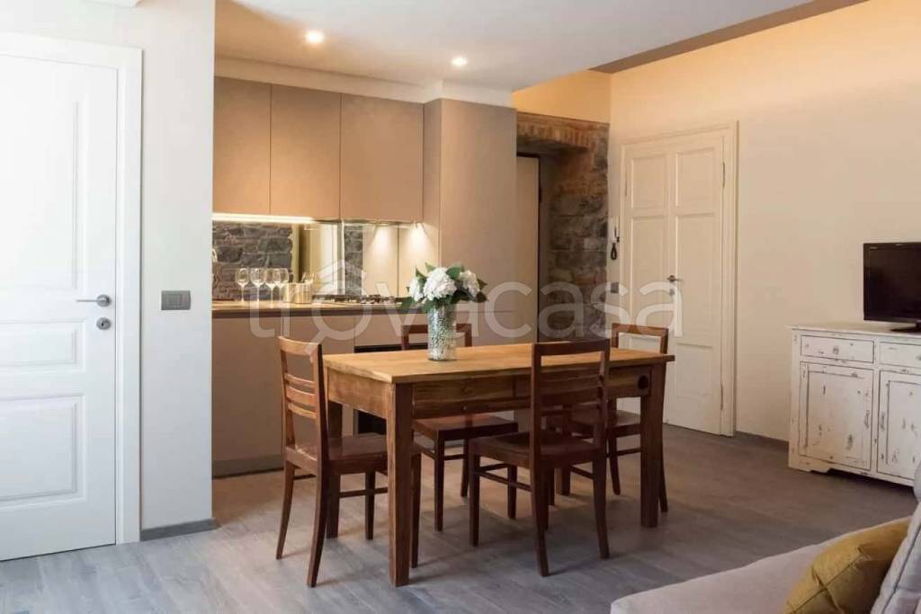 appartamento in affitto a Como in zona Borghi