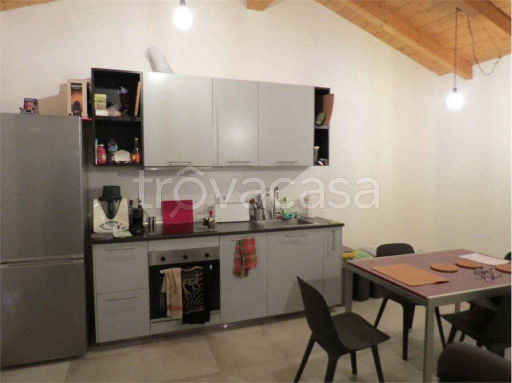 appartamento in affitto a Como in zona Borghi