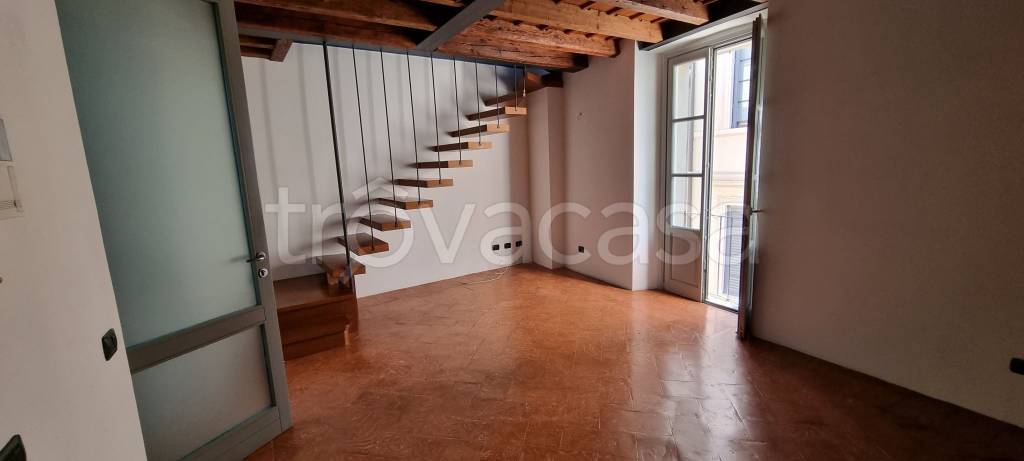 appartamento in affitto a Como in zona Como Centro