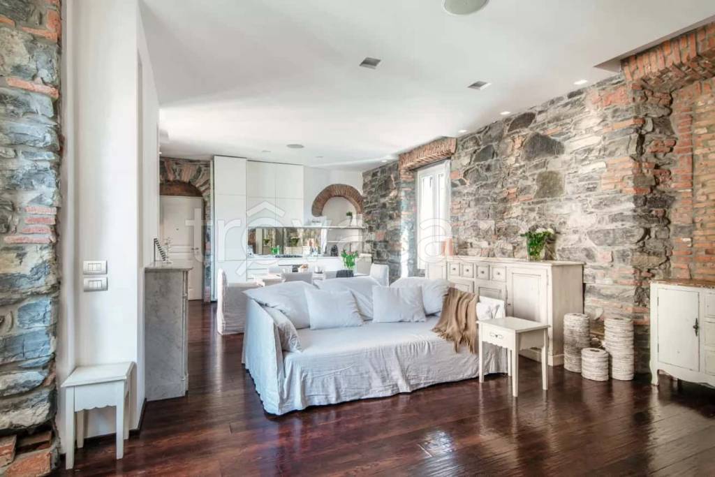 appartamento in affitto a Como in zona Borghi