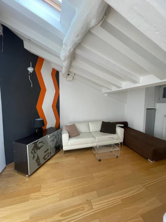 appartamento in affitto a Como in zona Piazza Volta