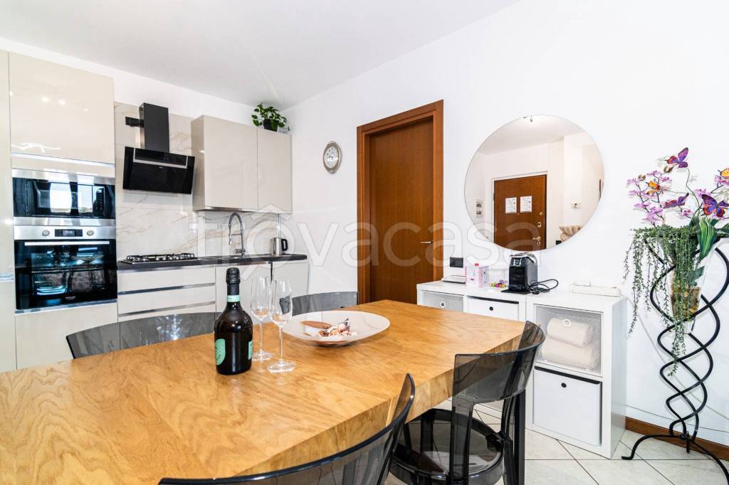 appartamento in affitto a Como in zona Borghi