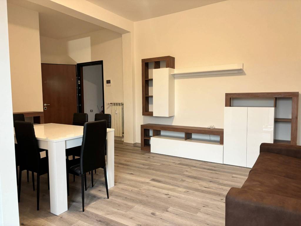 appartamento in affitto a Como in zona Albate