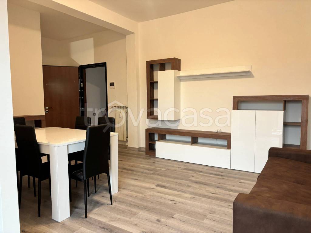 appartamento in affitto a Como in zona Albate