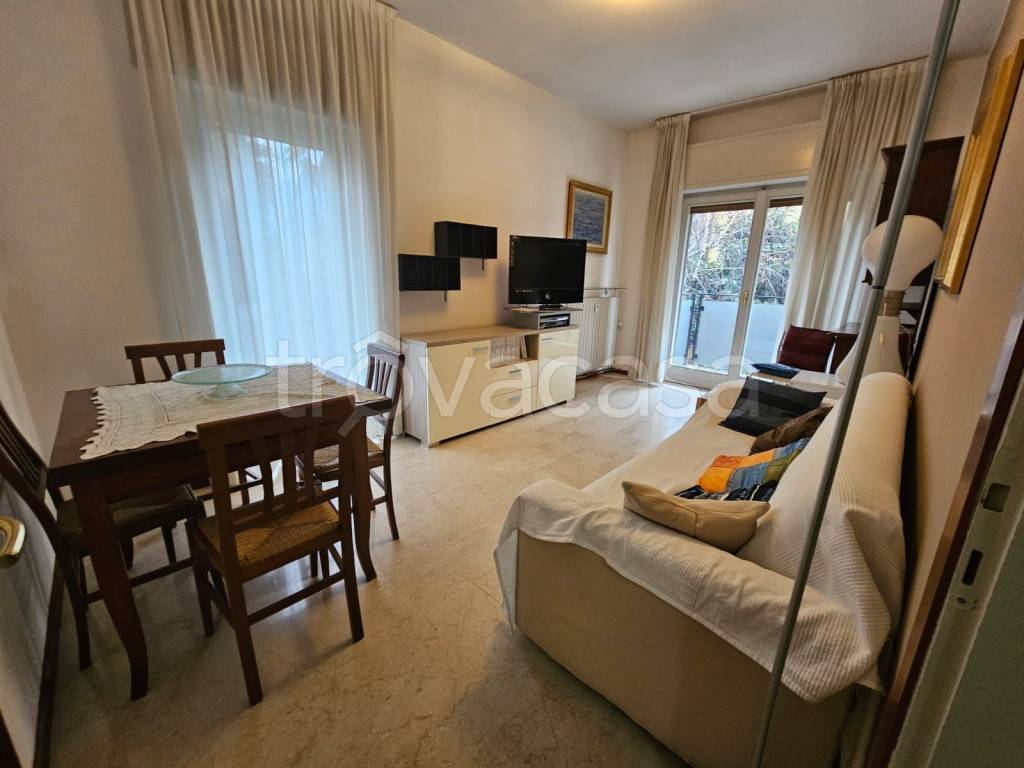 appartamento in affitto a Como in zona Villa Olmo