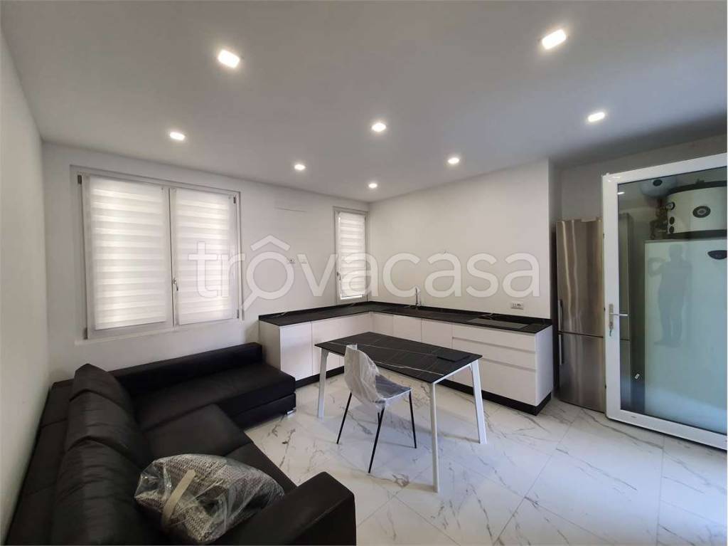 appartamento in affitto a Como in zona Valduce